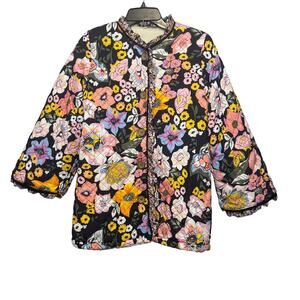 Women’s Boho floral quilted Sherpa lined jacket. Size S.
